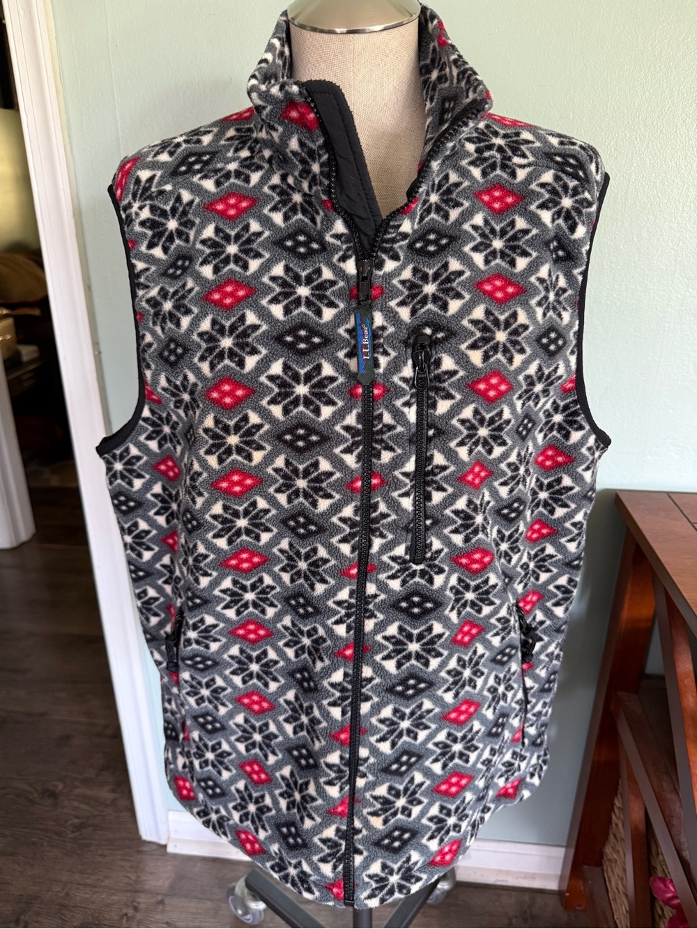 Vintage LL Bean Black Red Fleece Holiday Snowflake Vest Size Large/XL